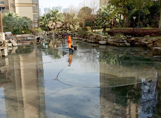 靖远景观池淤泥清理